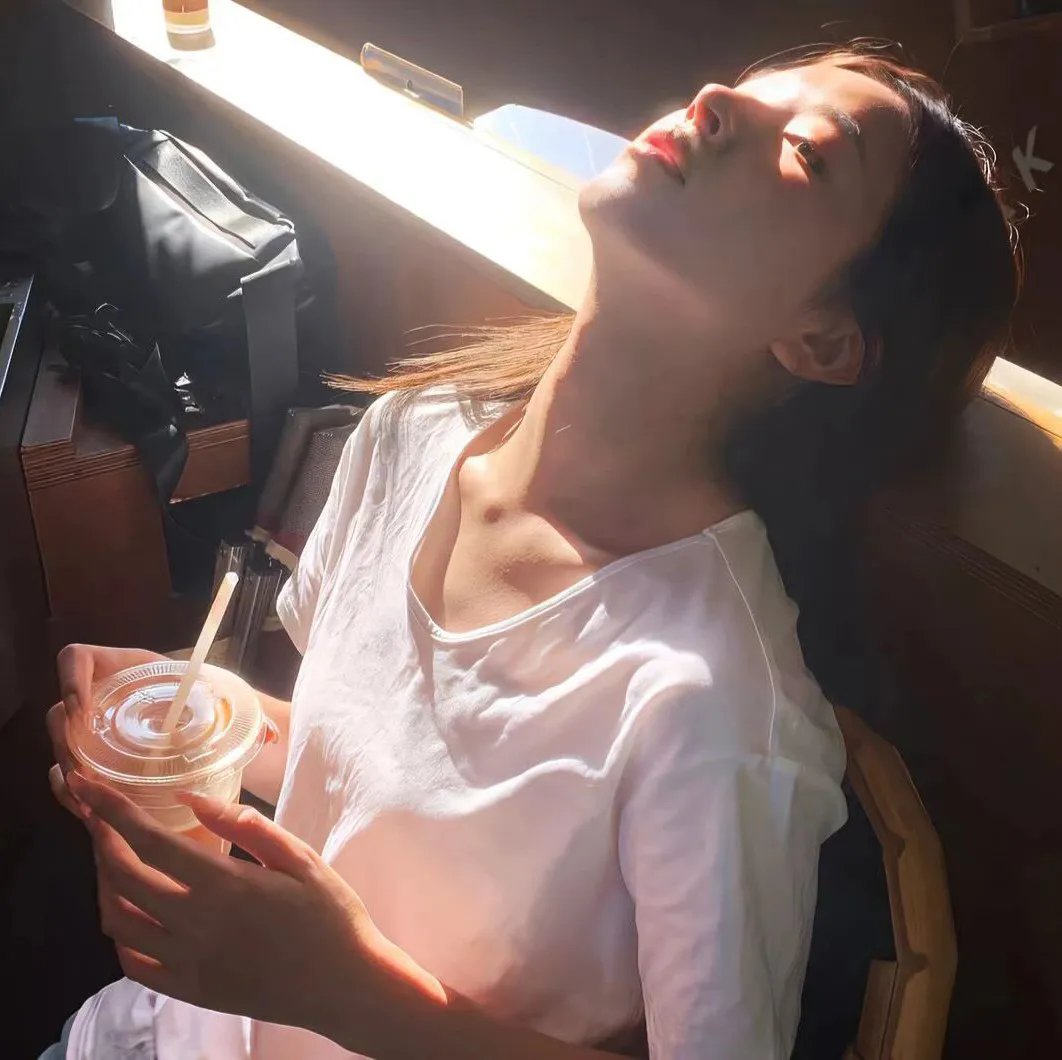 女人街一族的阴谋 海报